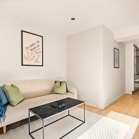 Downtown Modern - Two Bedrooms! דירה