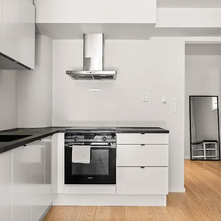 Downtown Modern - Two Bedrooms! ברגן