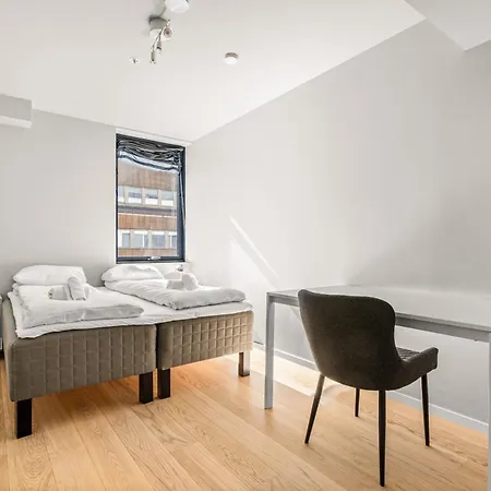 Downtown Modern - Two Bedrooms! דירה