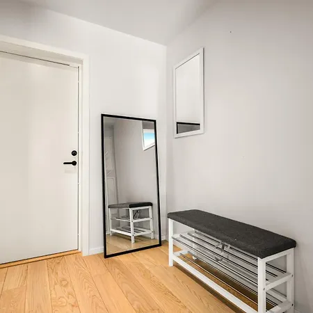 Downtown Modern - Two Bedrooms! Bergen