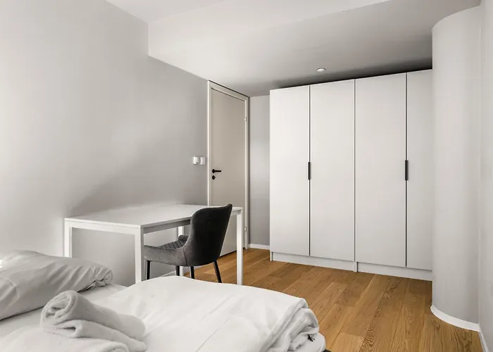 Downtown Modern - Two Bedrooms!