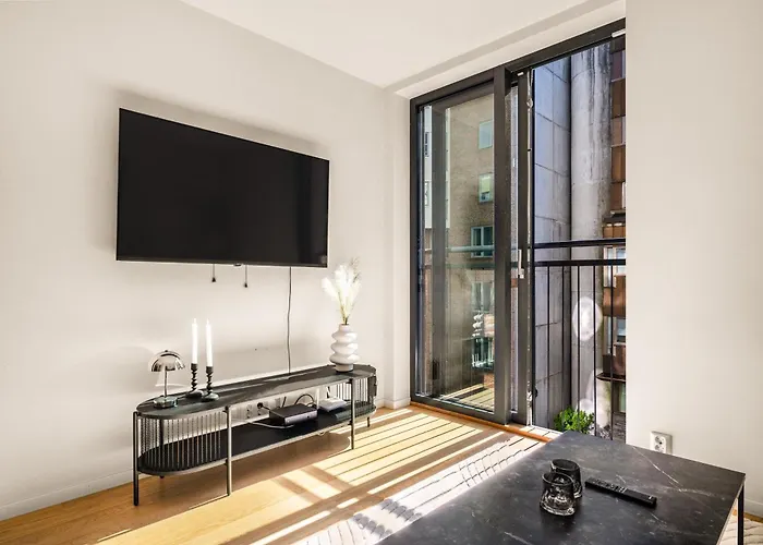 Downtown Modern - Two Bedrooms! Διαμέρισμα